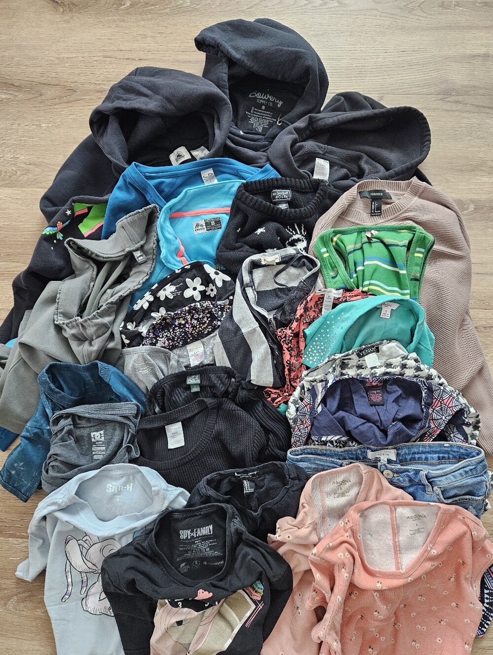 Bundle Of Women's Clothing Size Small - Picture 9 of 9